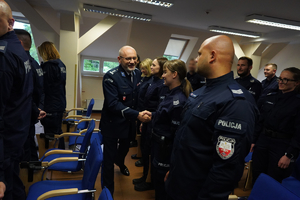 Funkcjonariusze podczas zakończenia kursu