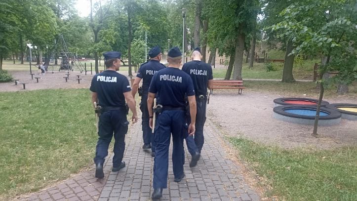 Policjanci podczas patrolu
