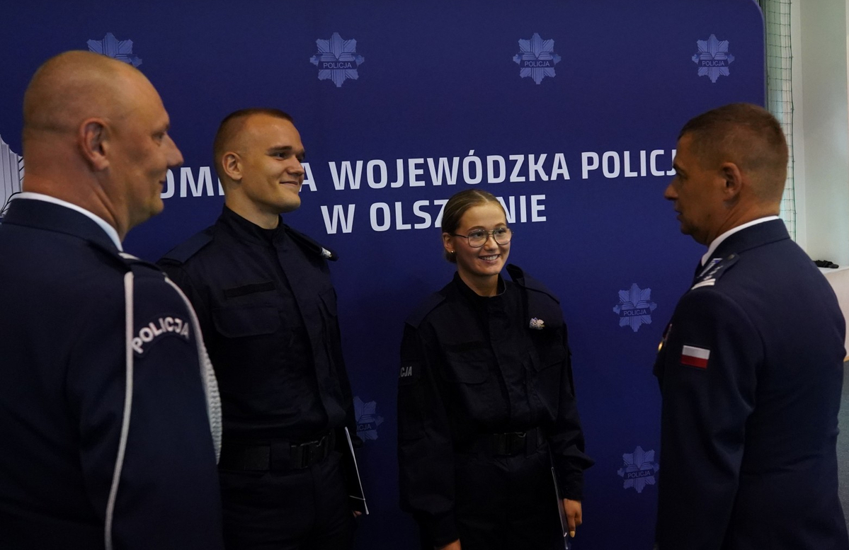 Uczestnicy ślubowania i Święta Policji OPP w Olsztynie
