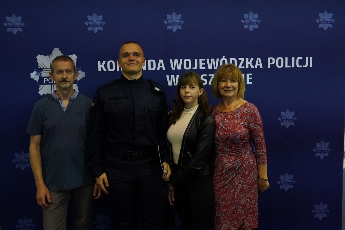 Uczestnicy ślubowania i Święta Policji OPP w Olsztynie