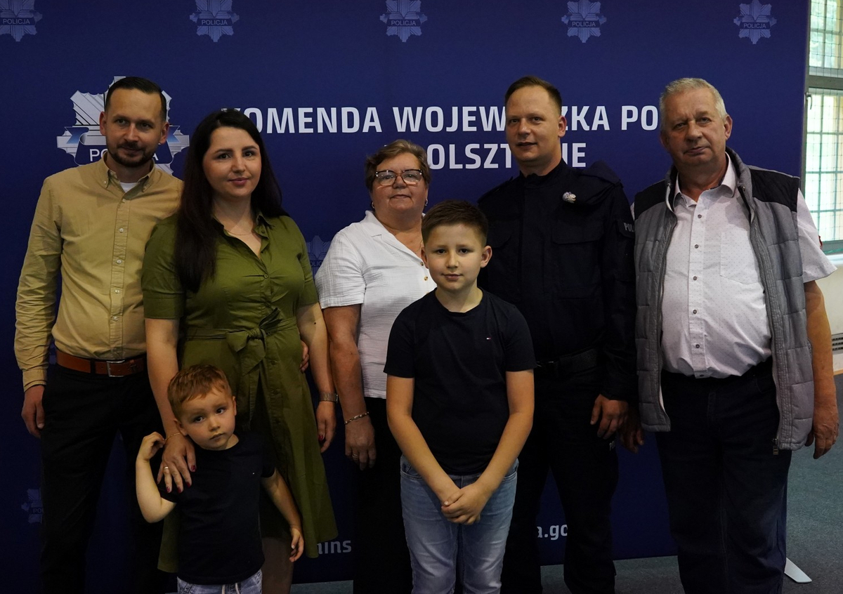 Uczestnicy ślubowania i Święta Policji OPP w Olsztynie