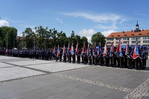 Uczestnicy Święta Policji i nadania Sztandaru KPP w Giżycku