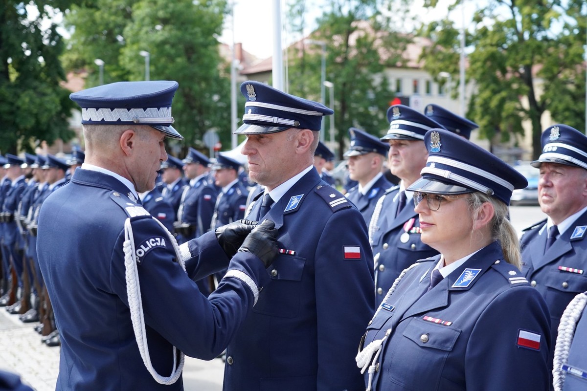 Uczestnicy Święta Policji i nadania Sztandaru KPP w Giżycku