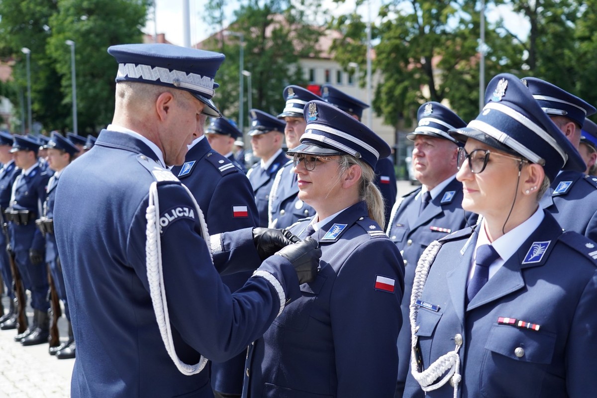 Uczestnicy Święta Policji i nadania Sztandaru KPP w Giżycku