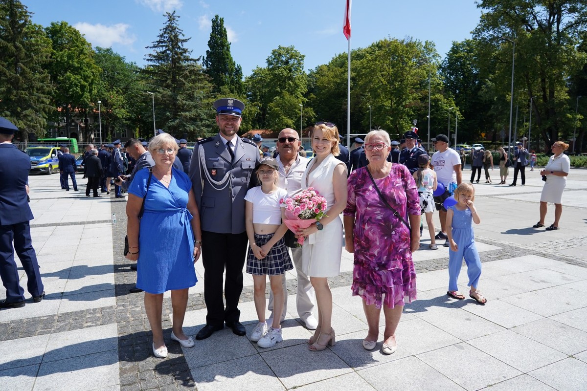Uczestnicy Święta Policji i nadania Sztandaru KPP w Giżycku.