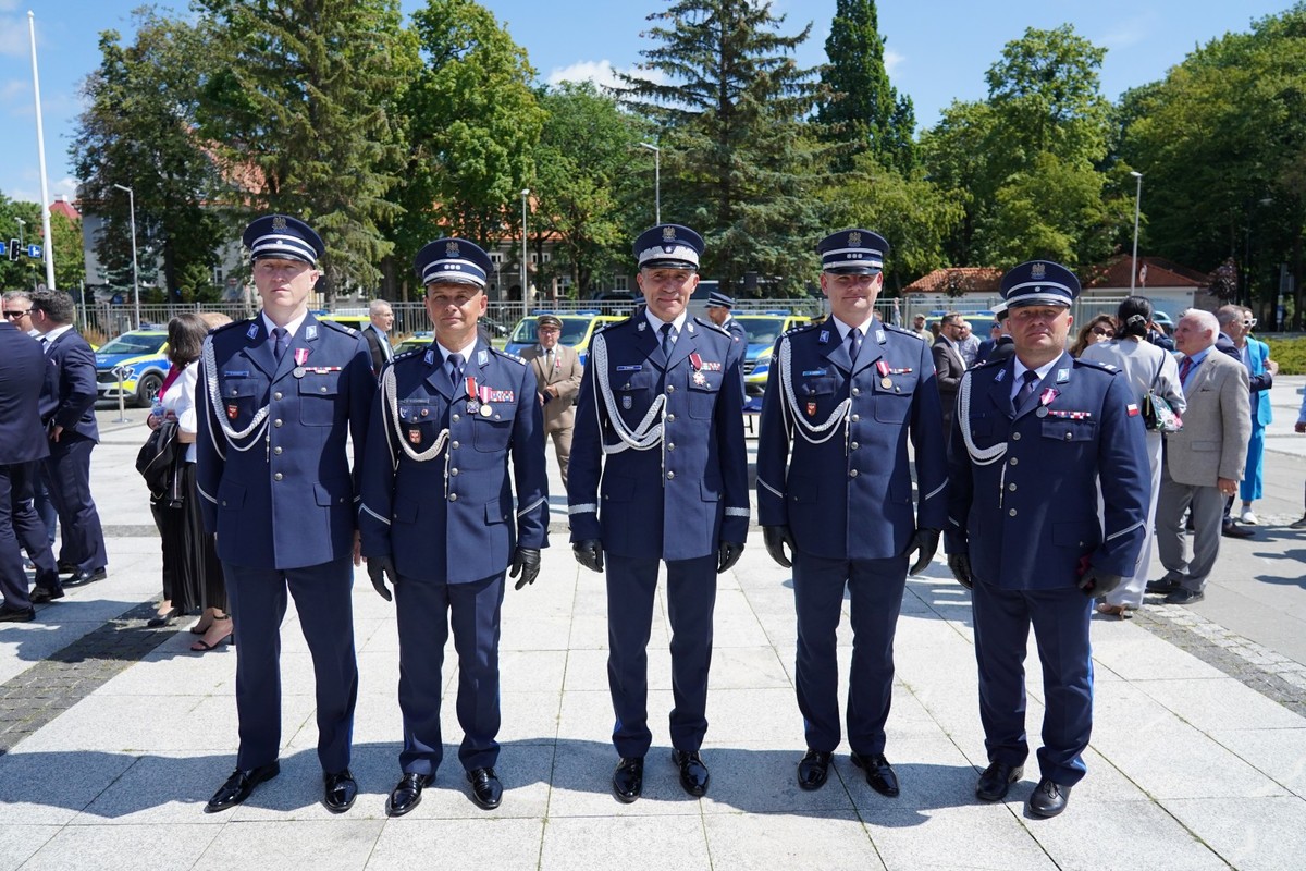Uczestnicy Święta Policji i nadania Sztandaru KPP w Giżycku.