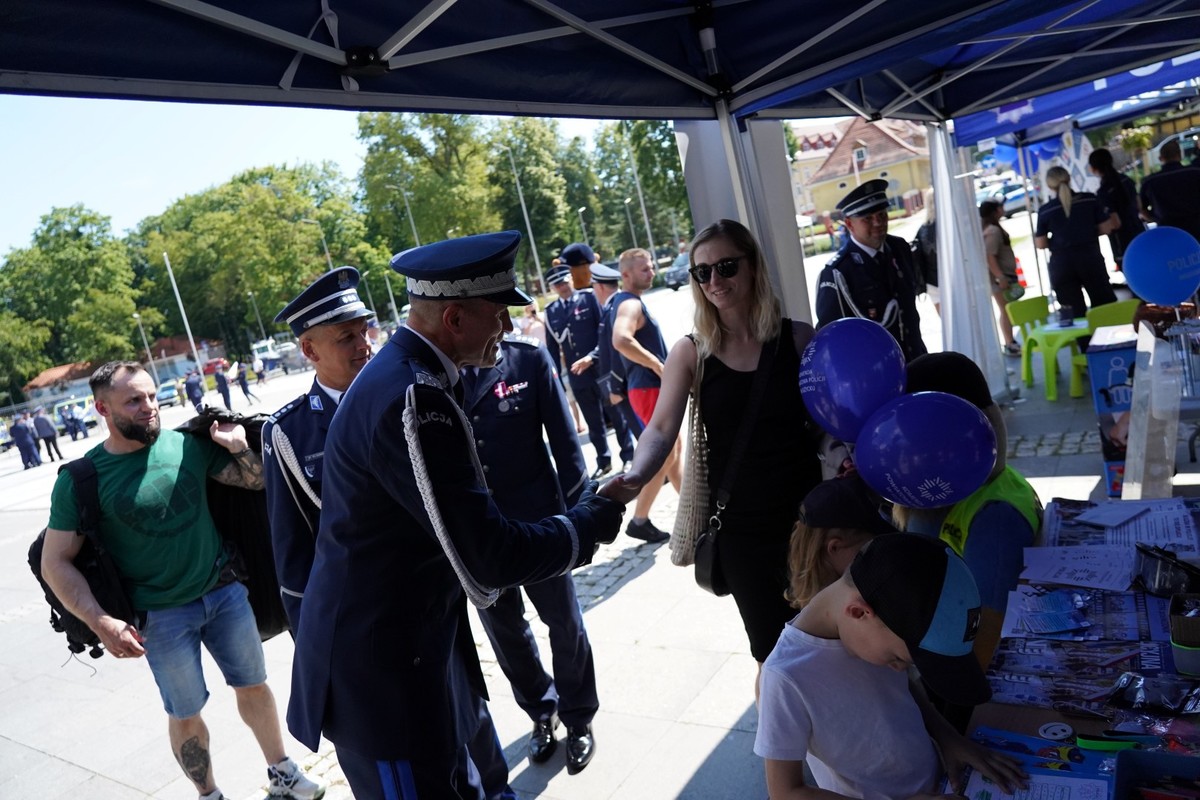Uczestnicy Święta Policji i nadania Sztandaru KPP w Giżycku.
