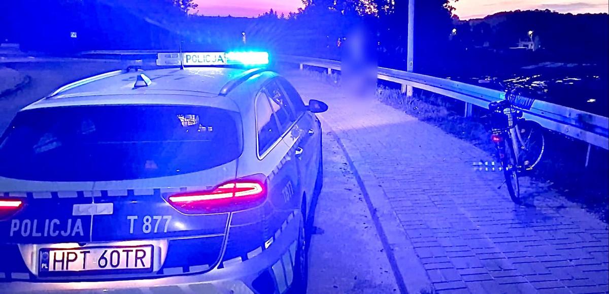 Policyjny radiowóz i rower