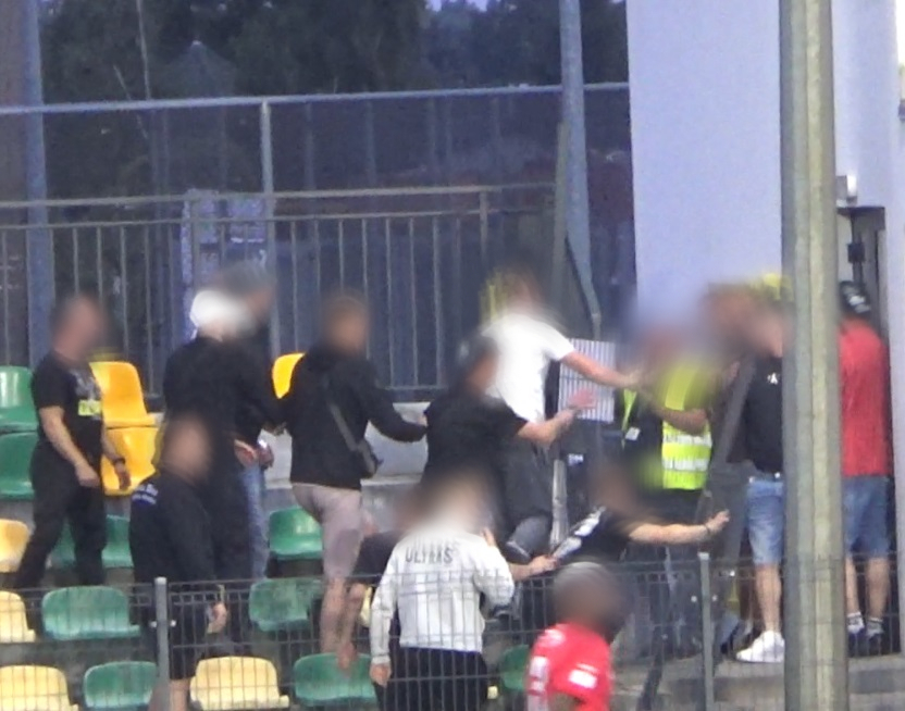 uczestnicy zbiegowiska