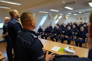 Policjanci podczas zakończenia kursu