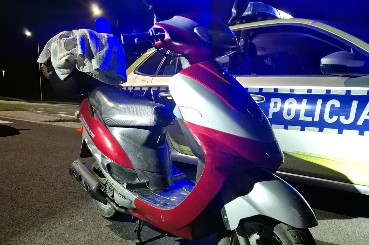 Radiowóz i odzyskany motorower