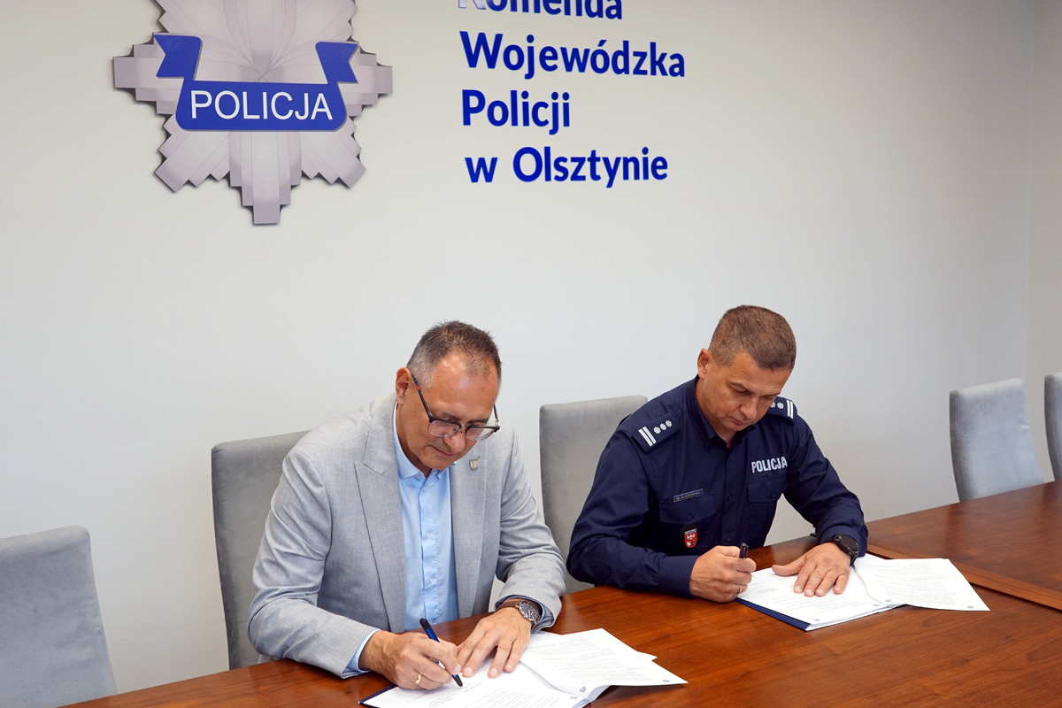 Andrzej Piątkowski Burmistrz Lidzbarka oraz insp. Mirosław Elszkowski Komendant Wojewódzki Policji w Olsztynie