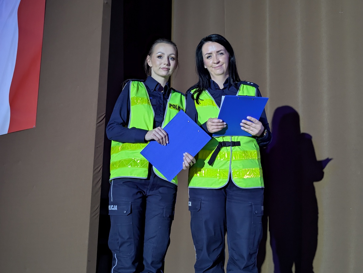 "Odblaskowy pokaz mody"