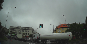 Ciężarówka na skrzyżowaniu