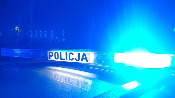 Fragment policyjnego radiowozu