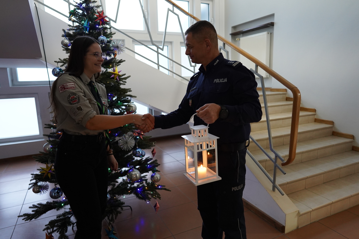 Przekazanie światełka