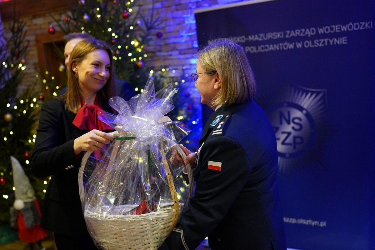 Uczestnicy spotkania wigilijnego