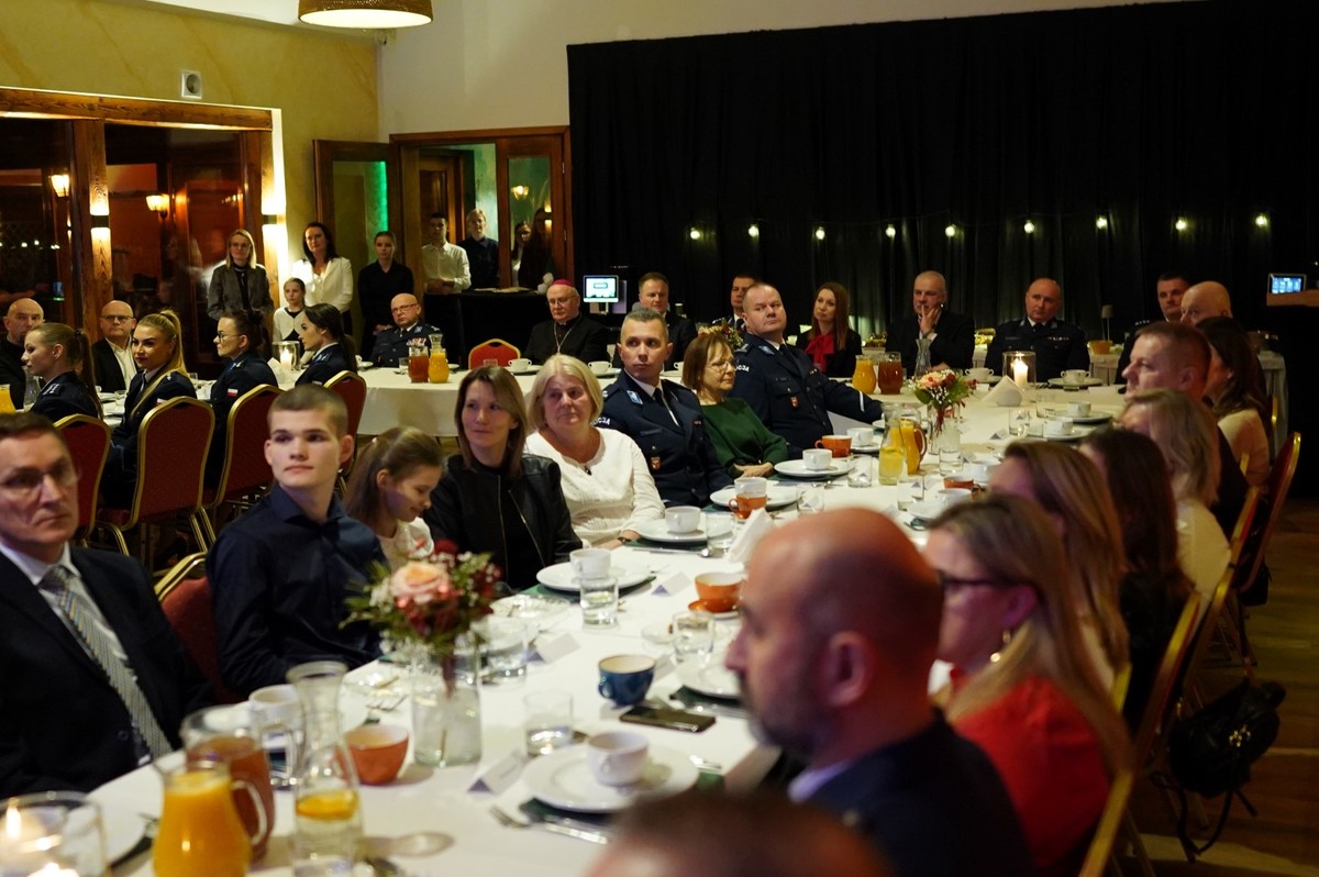 Uczestnicy spotkania wigilijnego