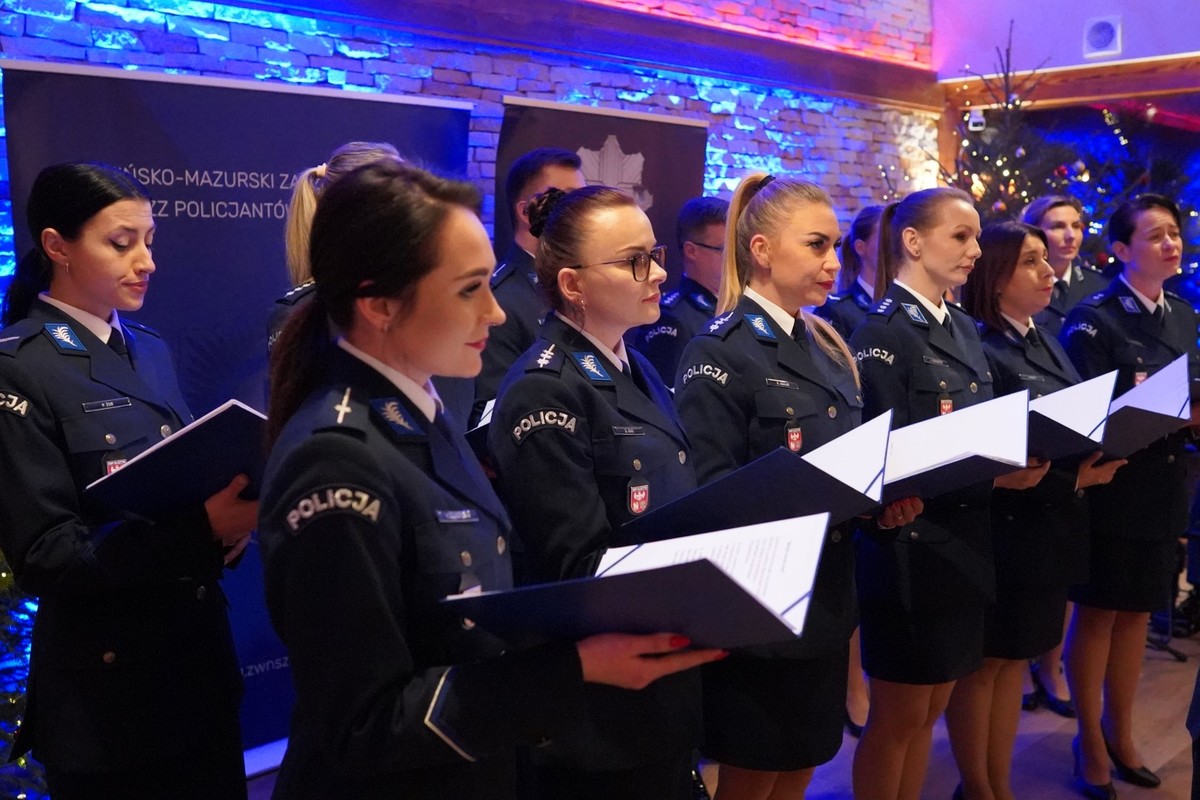 Uczestnicy spotkania wigilijnego