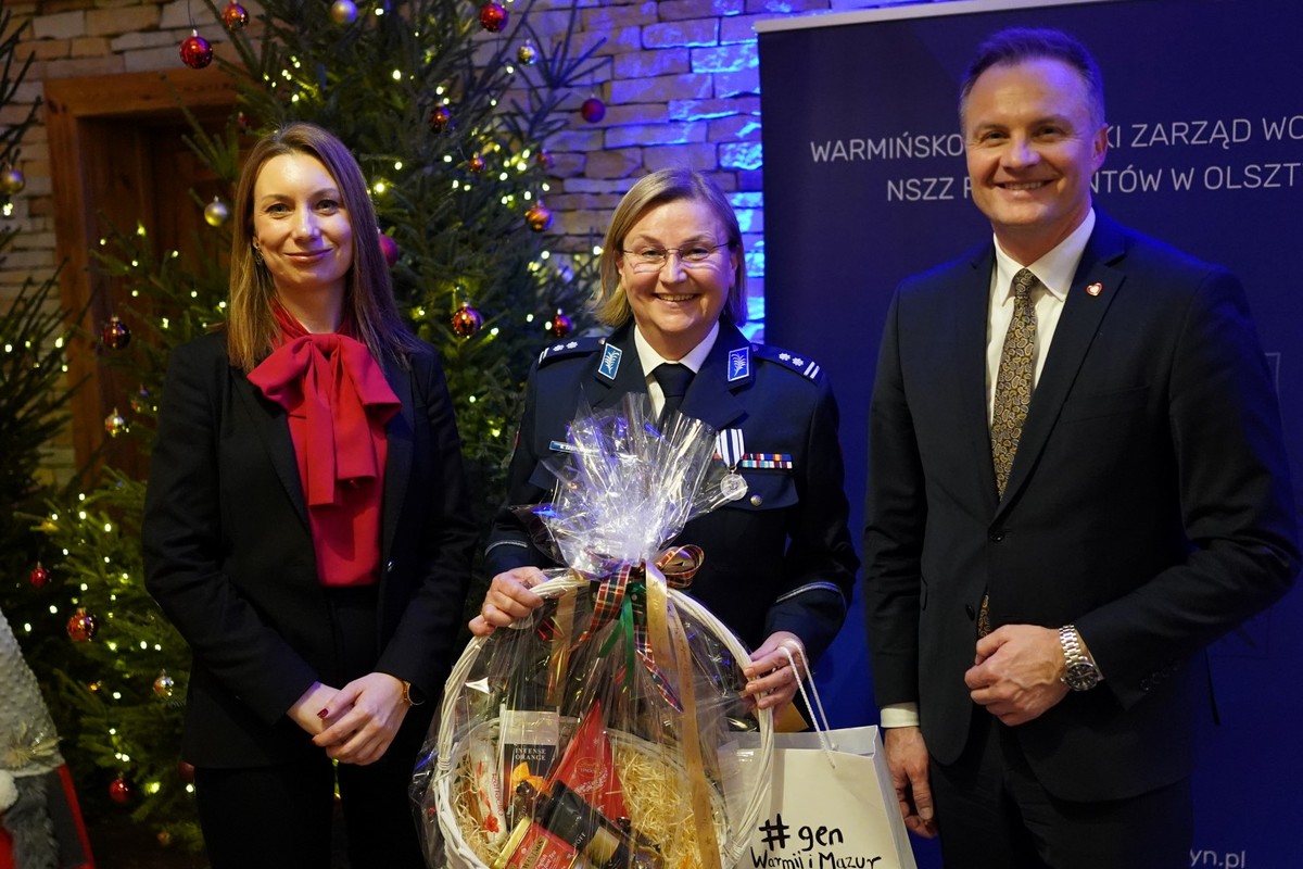 Uczestnicy spotkania wigilijnego