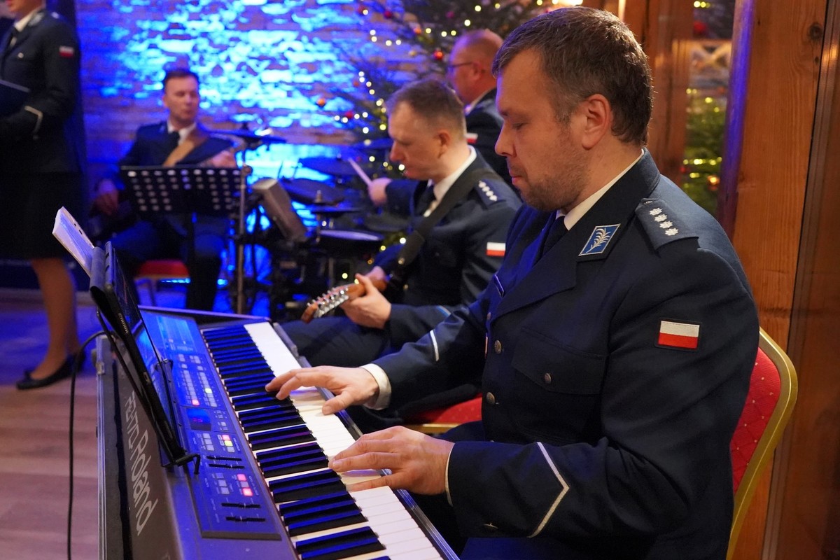 Uczestnicy spotkania wigilijnego