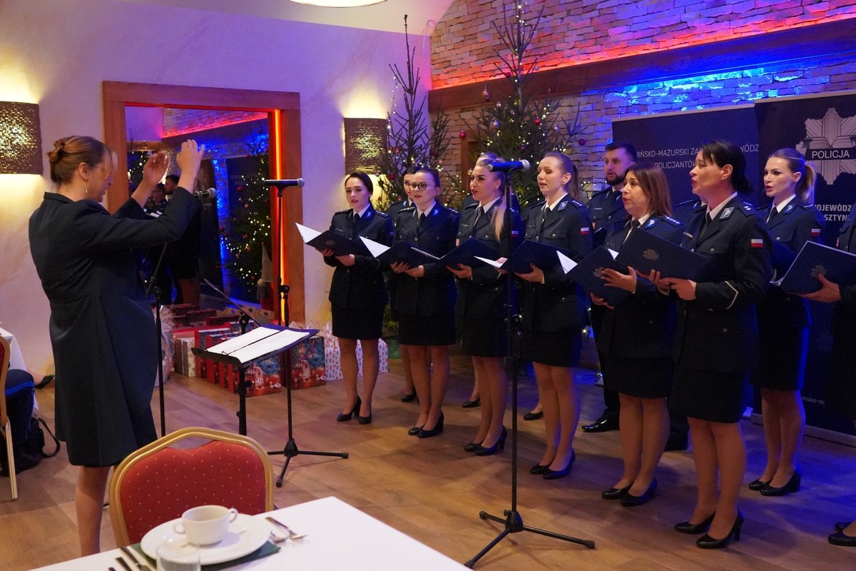 Uczestnicy spotkania wigilijnego