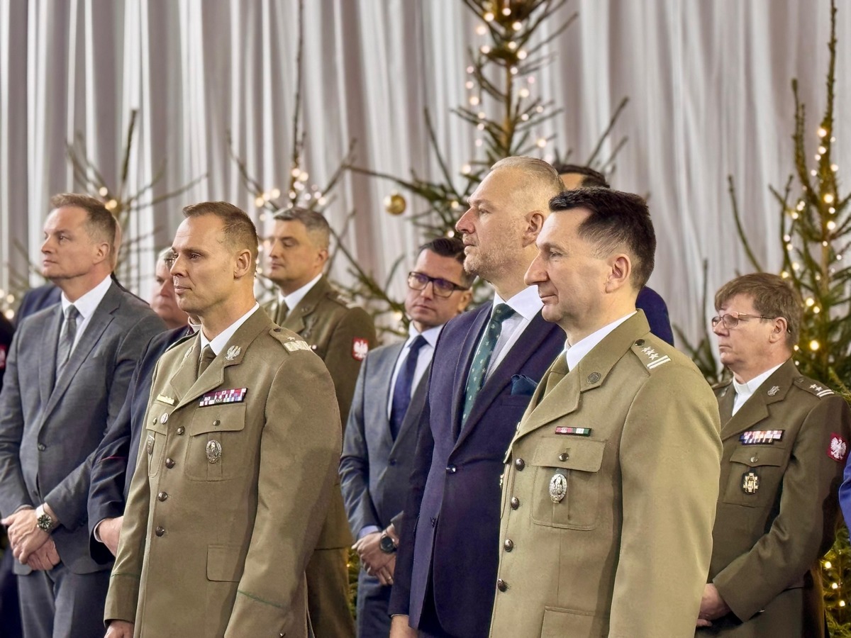 Uczestnicy spotkania wigilijnego