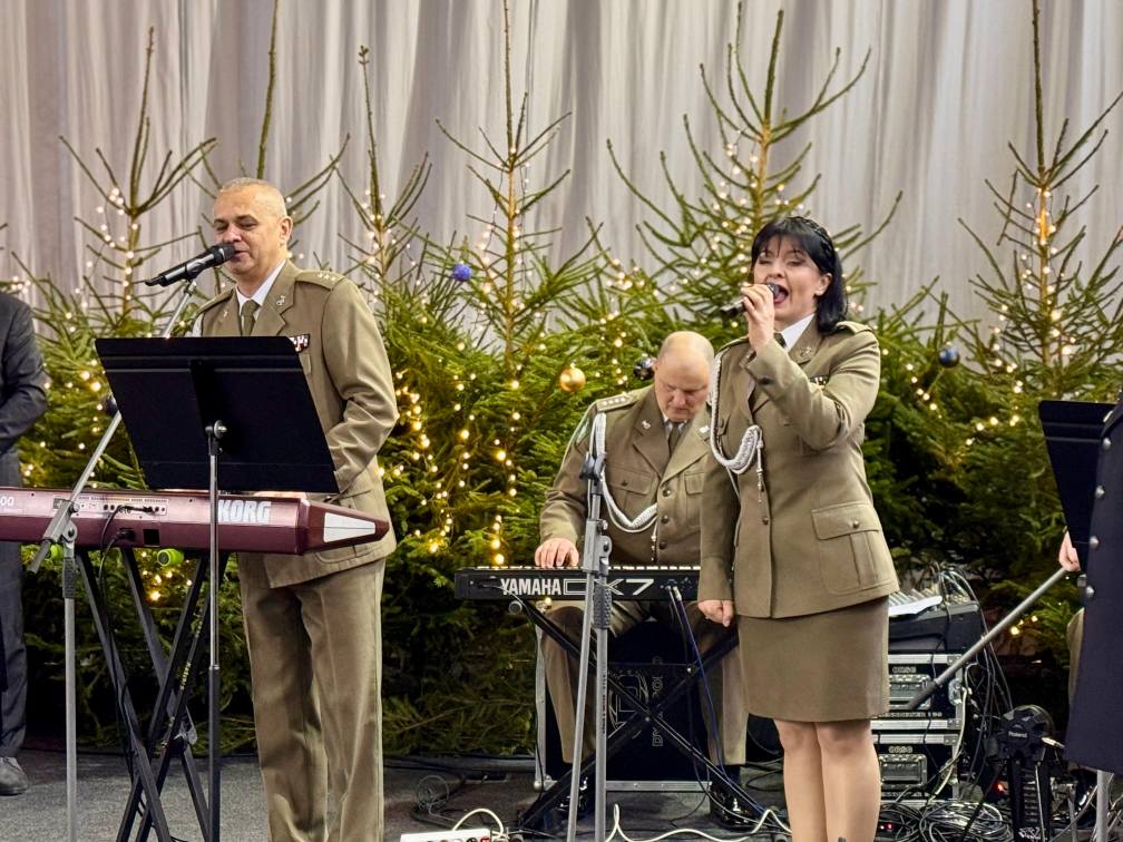 Uczestnicy spotkania wigilijnego