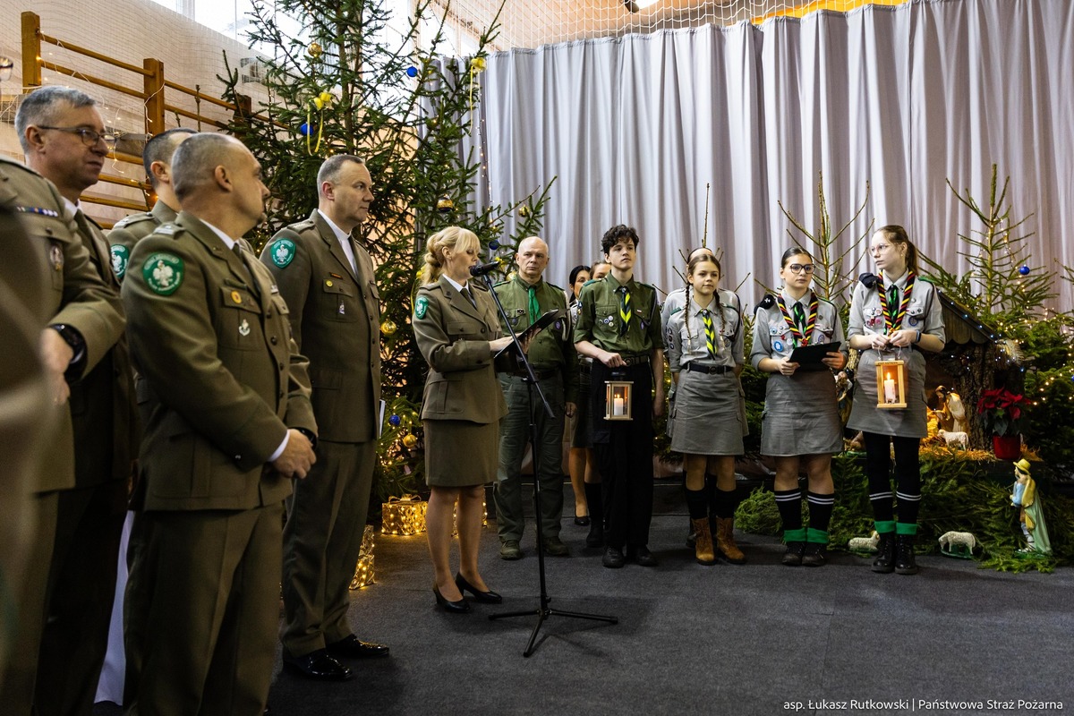 Uczestnicy spotkania wigilijnego