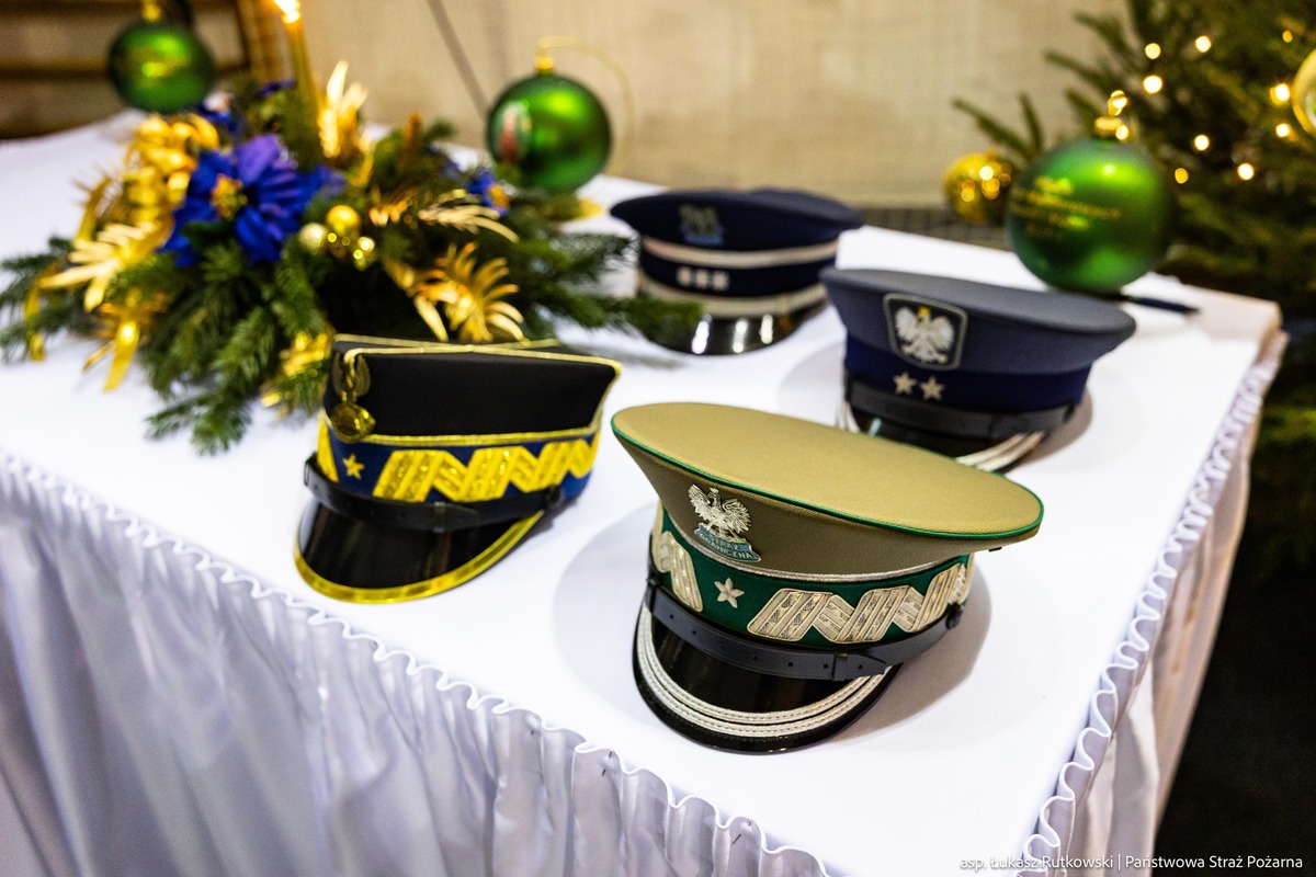 Uczestnicy spotkania wigilijnego