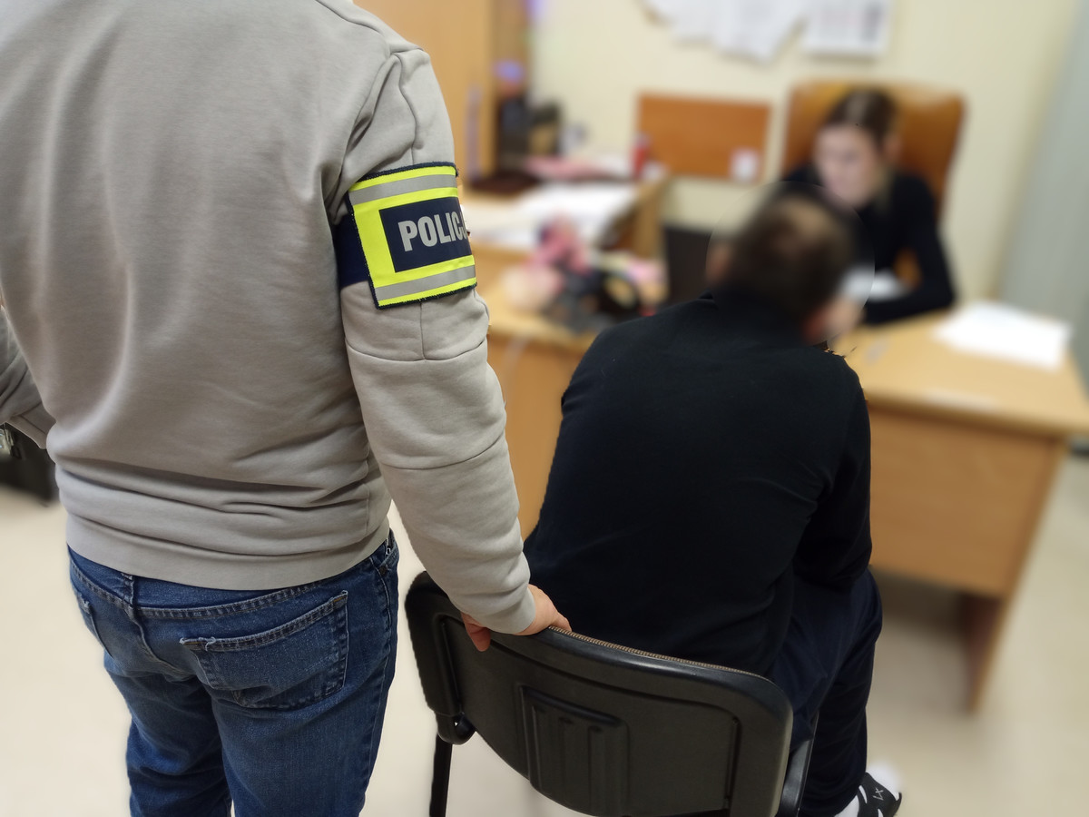 Osoba podczas przesłuchania