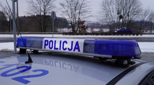 Fragment policyjnego radiowozu