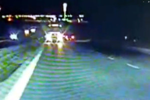 Zrzut ekranu z wideorejestratora. Pojazdy na drodze