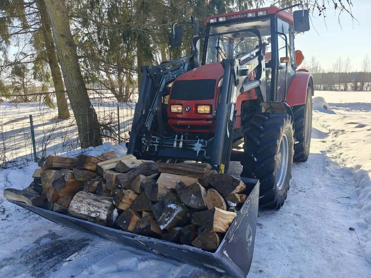 policjanci pomagają
