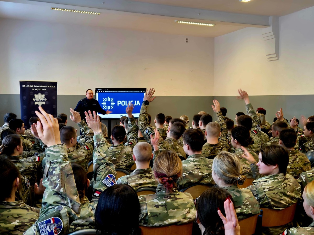 Spotkanie z młodzieżą klas mundurowych