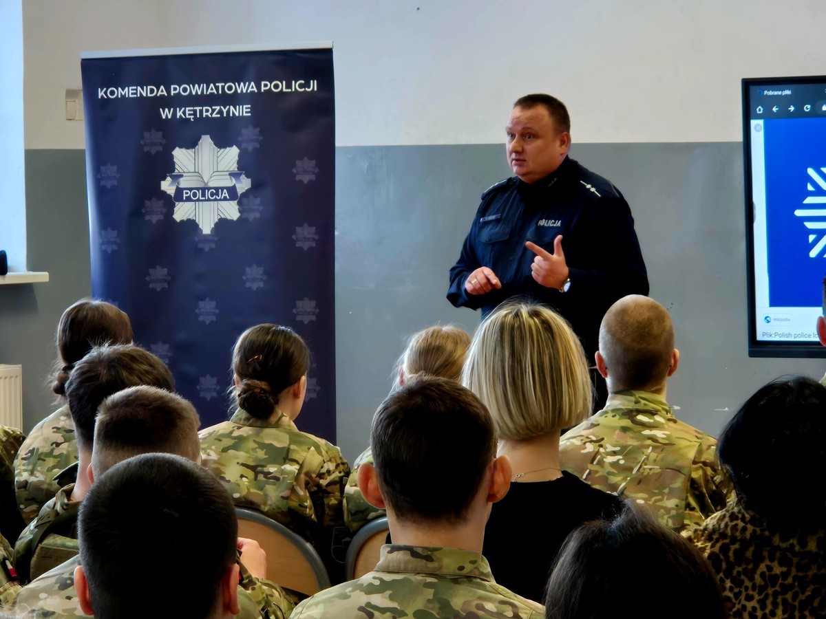 Spotkanie z młodzieżą klas mundurowych
