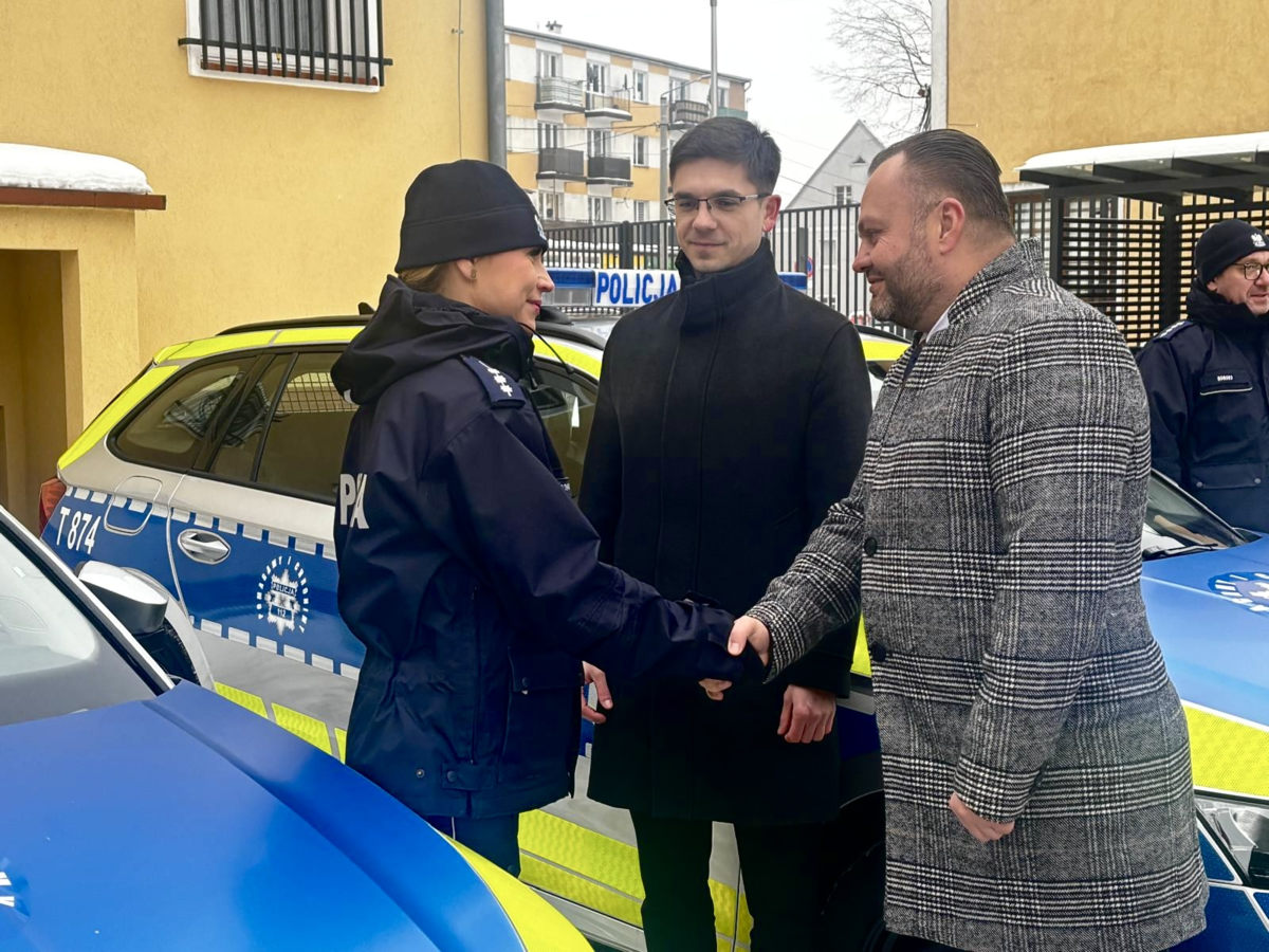 Przekazanie radiowozów