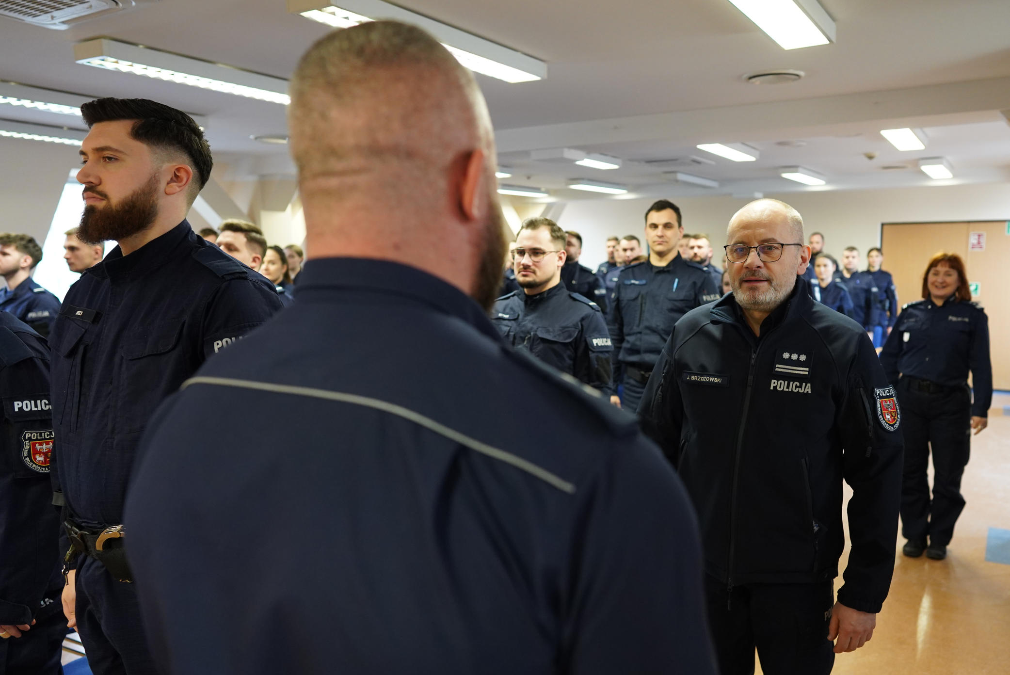 Funkcjonariusze podczas zakończenia kursu