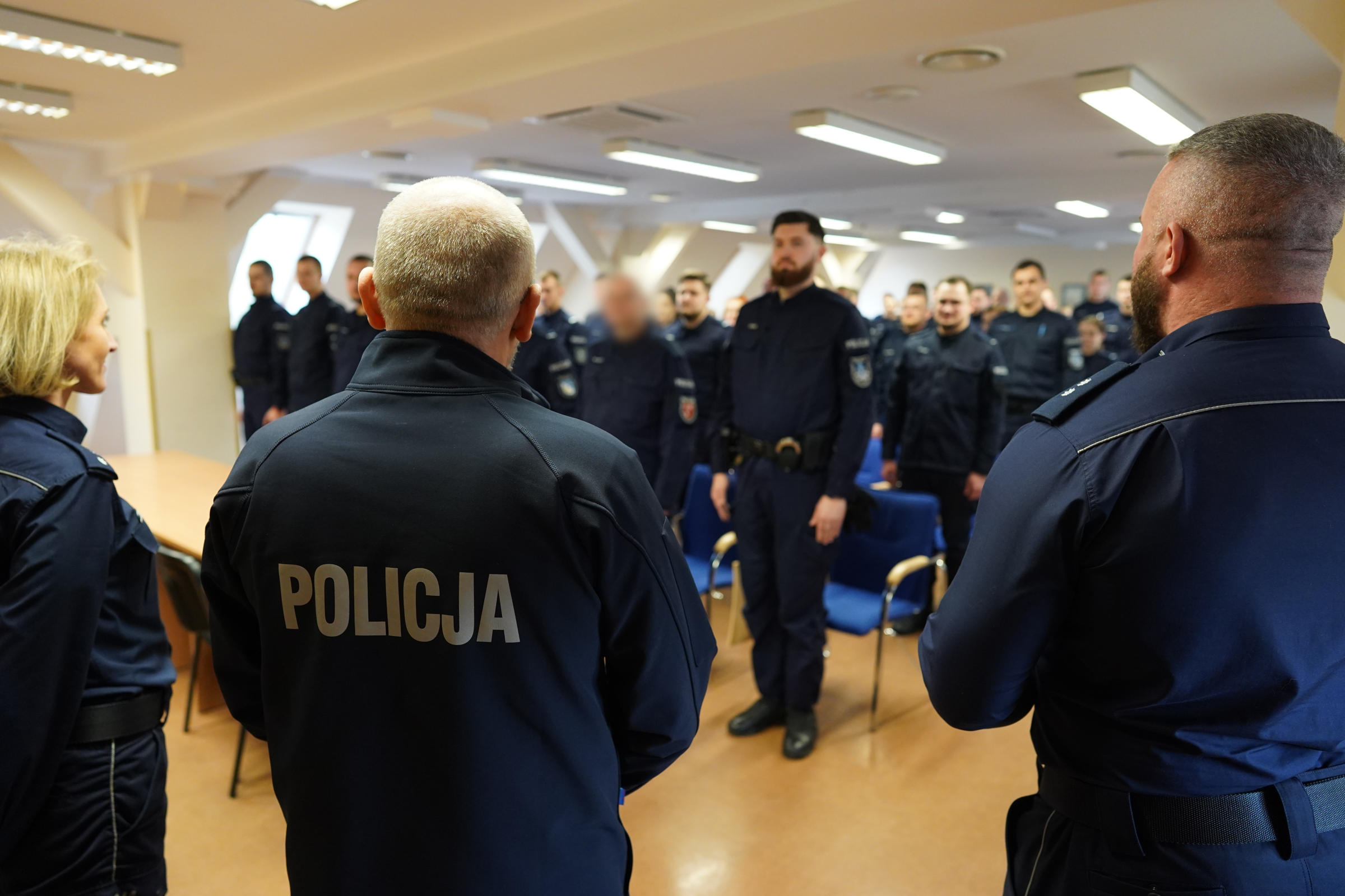 Funkcjonariusze podczas zakończenia kursu