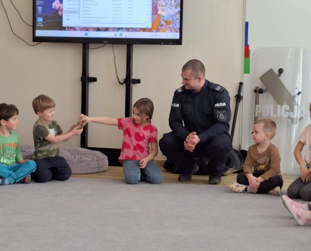 Policjant z wizytą w przedszkolu
