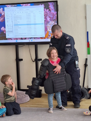 Policjant z wizytą w przedszkolu