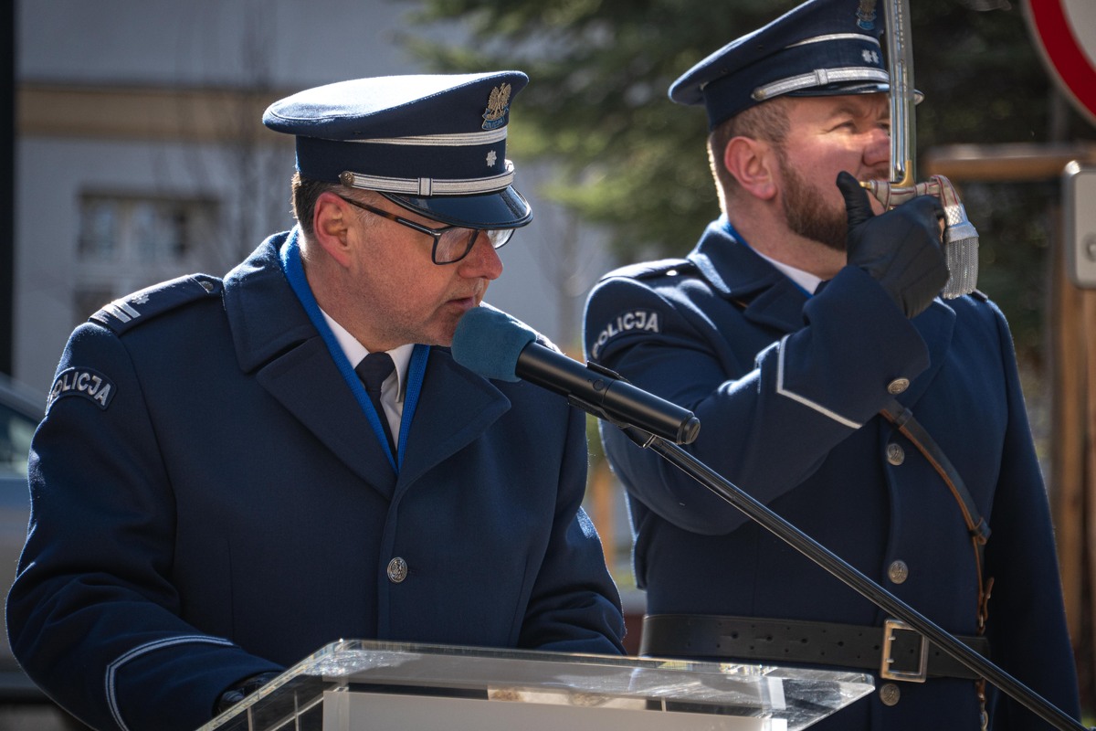 Uczestnicy uroczystości podczas uroczystej zbiórki