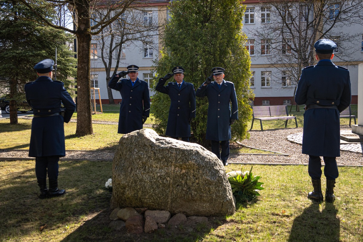 Uczestnicy uroczystości podczas uroczystej zbiórki