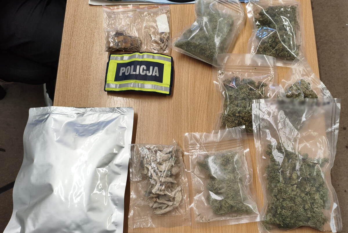 Zabezpieczone opakowania z narkotykami