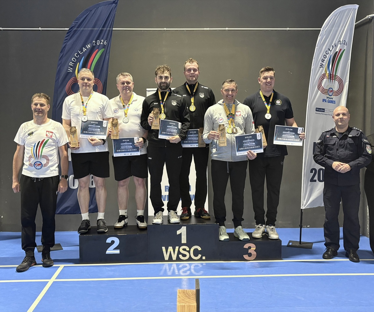 Uczestnicy zawodów na podium