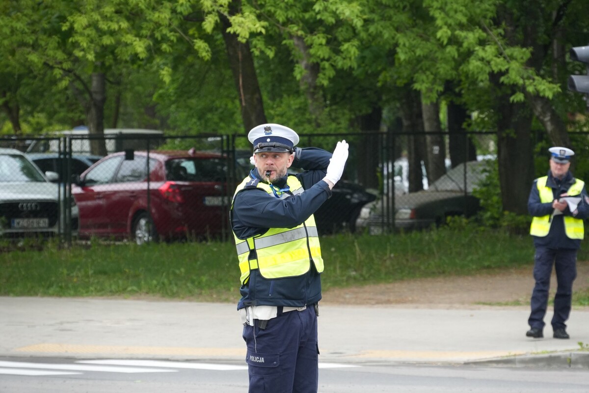 Kadry z poszczególnych konkurencji oraz uroczystego zakończenia wojewódzkich eliminacji do XXXVI edycji konkursu „Policjant Ruchu Drogowego”.