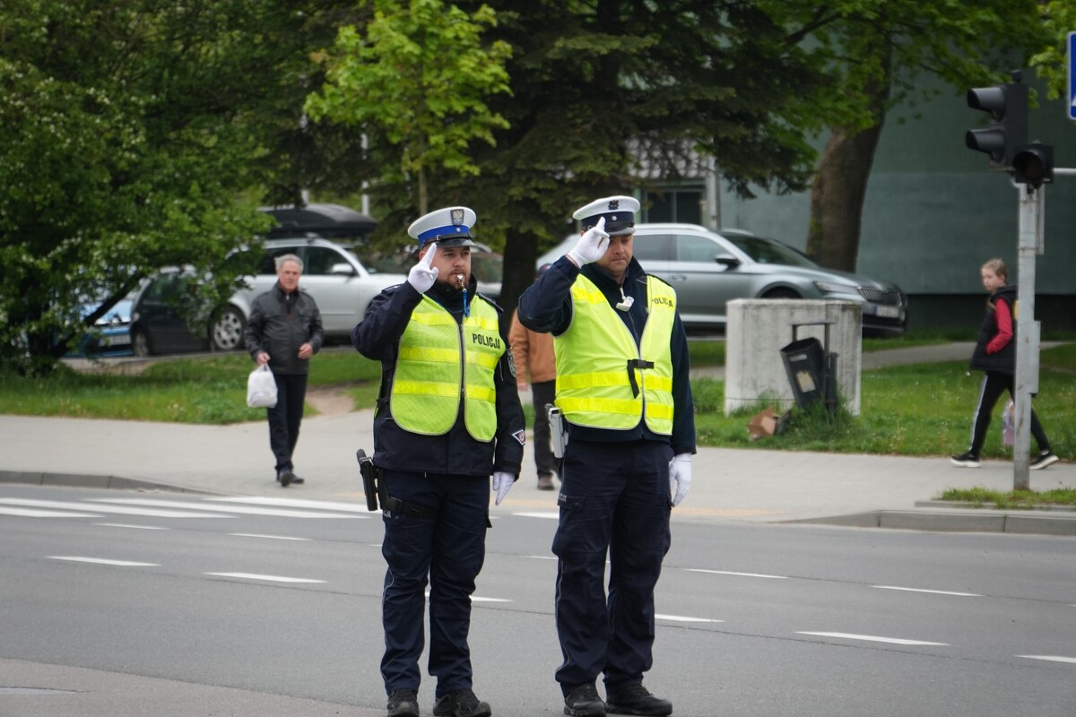 Kadry z poszczególnych konkurencji oraz uroczystego zakończenia wojewódzkich eliminacji do XXXVI edycji konkursu „Policjant Ruchu Drogowego”.