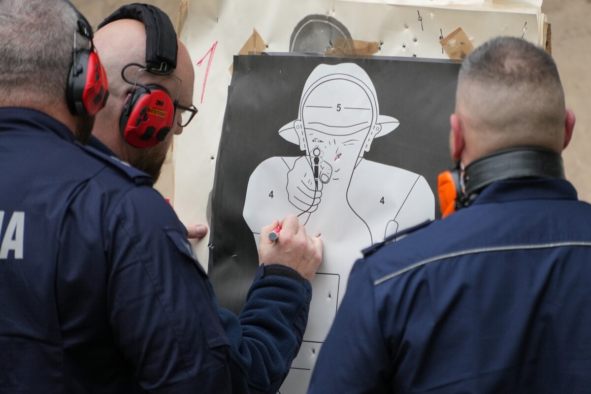 Kadr z poszczególnych konkurencji oraz uroczystego zakończenia wojewódzkich eliminacji do XXXVI edycji konkursu „Policjant Ruchu Drogowego”.