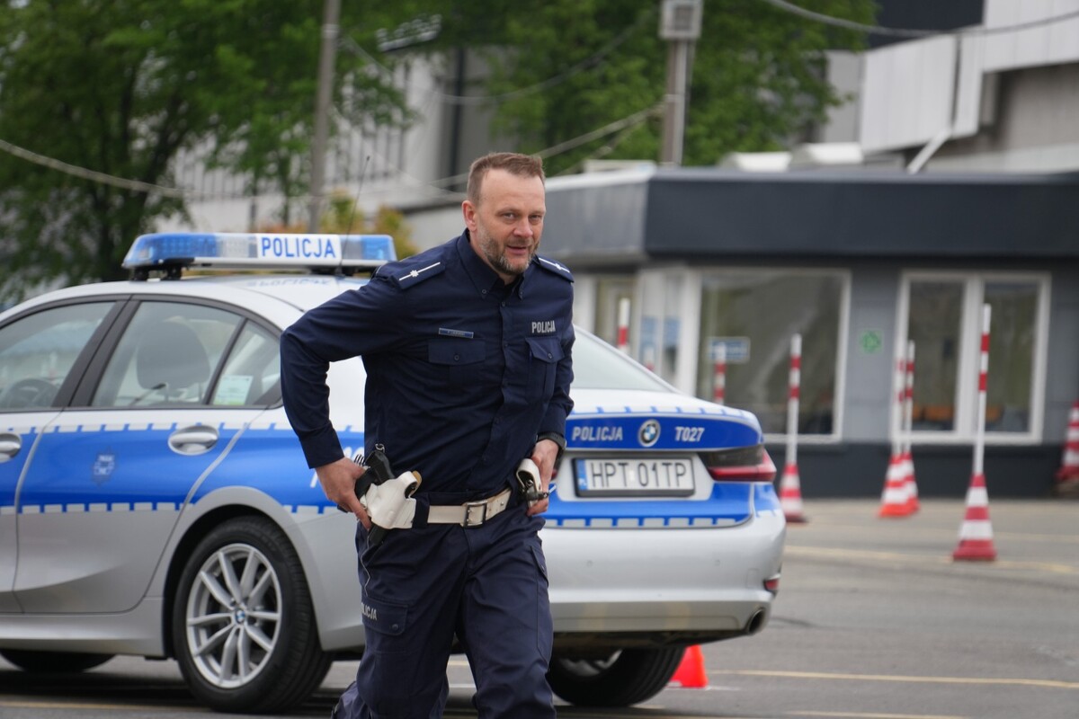Kadr z poszczególnych konkurencji oraz uroczystego zakończenia wojewódzkich eliminacji do XXXVI edycji konkursu „Policjant Ruchu Drogowego”.