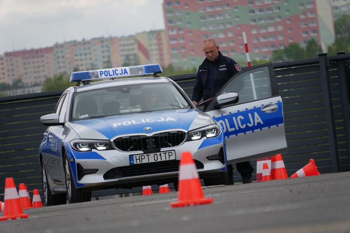 Kadr z poszczególnych konkurencji oraz uroczystego zakończenia wojewódzkich eliminacji do XXXVI edycji konkursu „Policjant Ruchu Drogowego”.